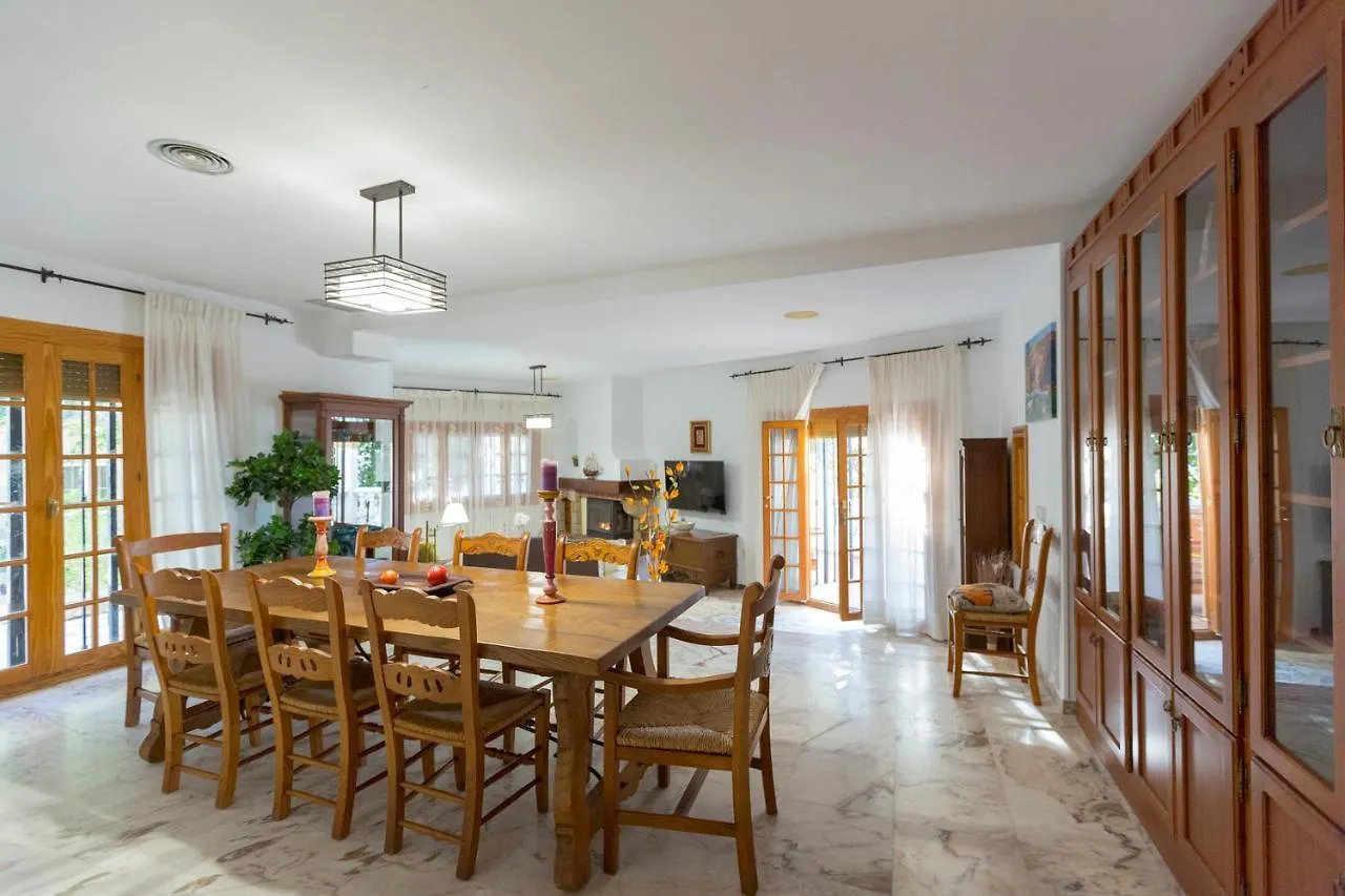 Villa Con Piscina En Nijar